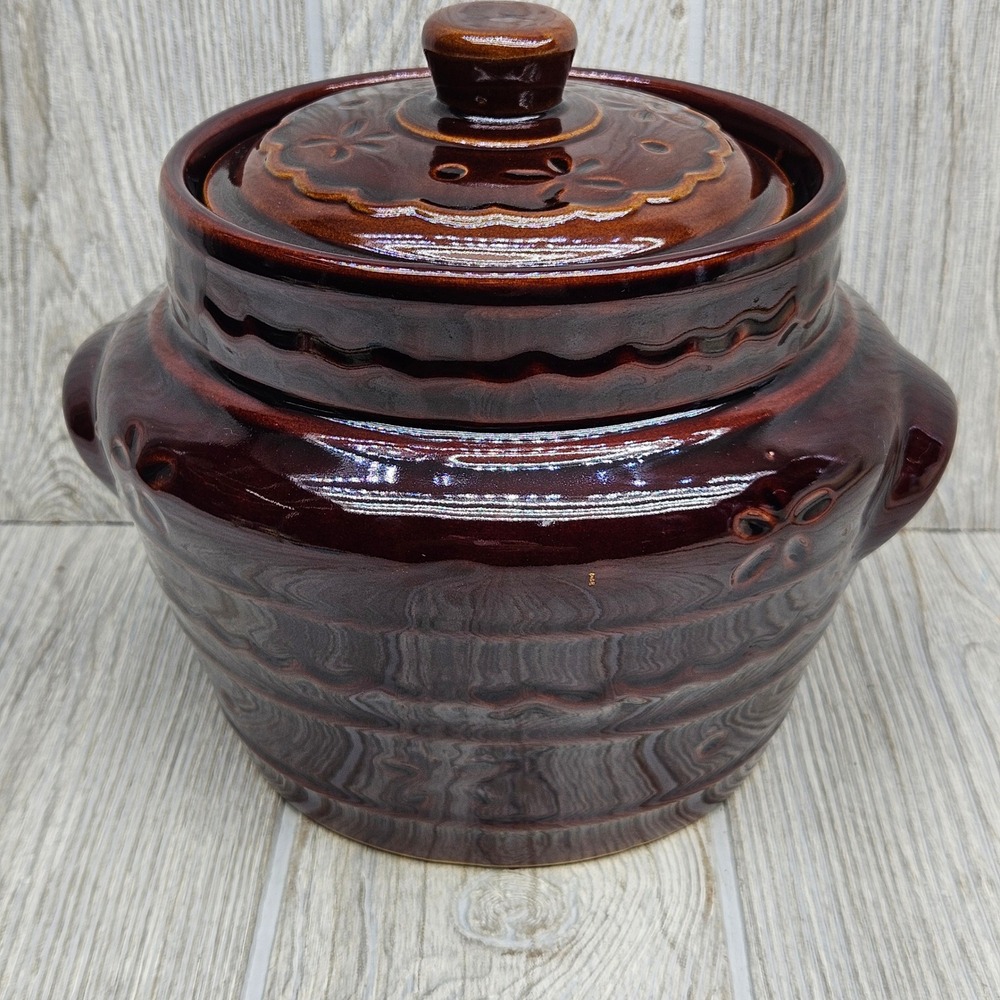 Mar-Crest Daisy and Dot Brown Stoneware Bean Pot with Lid Oven Proof USA Vintage